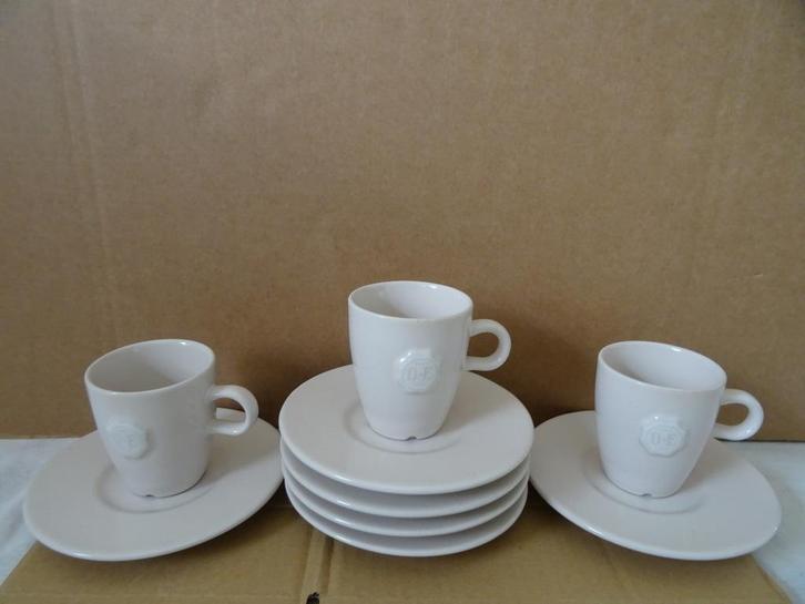 Kop en schotels Douwe Egberts Nikolai Carels 3xkop 6xschotel, Huis en Inrichting, Keuken | Servies, Zo goed als nieuw, Kop(pen) en/of Schotel(s)