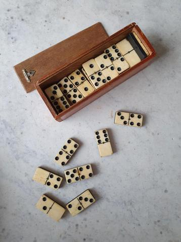 Jeux de domino vintage en corne et bois d'ébène 