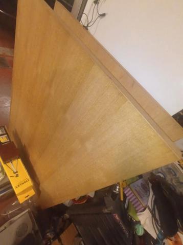 2 eiken tafel bladen  1,50/1 m  en 4 cm  beschikbaar voor biedingen