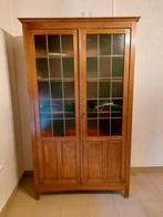 Antieke plankenkast met roodgroene beglazing, Huis en Inrichting, Kasten | Vitrinekasten, Ophalen, 100 tot 150 cm, Eikenhout, 150 tot 200 cm