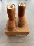 Baby uggs maat 22,5, Kinderen en Baby's, Ophalen, Zo goed als nieuw