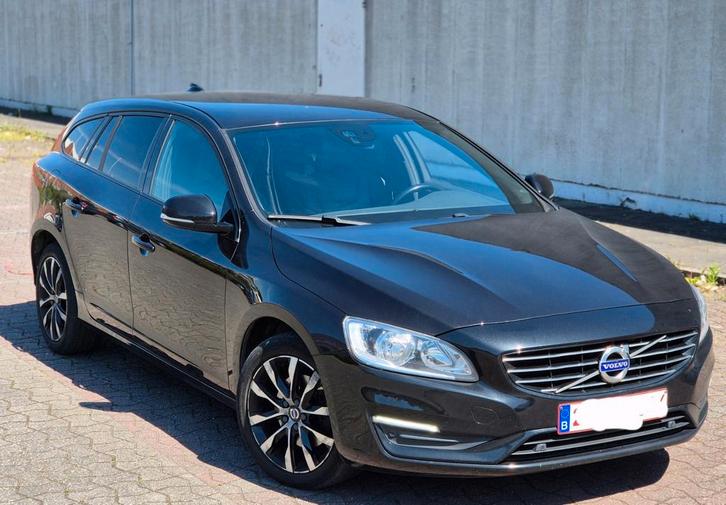 Volvo V60 D2 an2018 cuir clima gps 200mkm 7700€, Autos, Volvo, Particulier, V60, Diesel, Euro 6, Break, 5 portes, Noir, Noir, Cuir