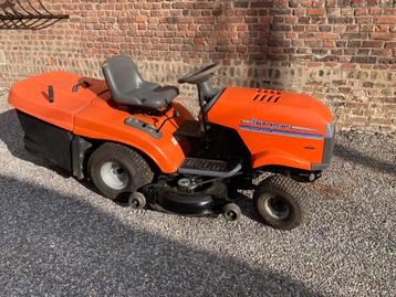 Tracteur tondeuse Husqvarna cth170, Jardin & Terrasse, Tondeuses autoportées, Bac de ramassage, Comme neuf, Enlèvement, 90 à 120 cm