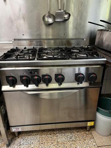 6-pits gasfornuis voor restaurant met ingebouwde oven beschikbaar voor biedingen