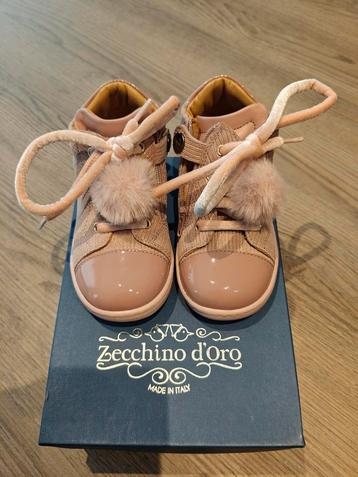 Nieuwe schoenen Zecchino d'Oro roze veter met rits beschikbaar voor biedingen