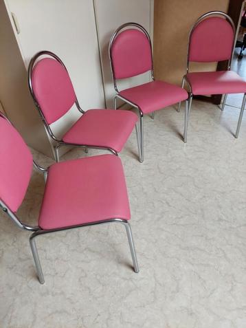 Keukenstoelen beschikbaar voor biedingen