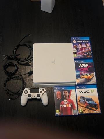 Playstation 4 Slim (500GB) + controler + 4 spelletjes beschikbaar voor biedingen
