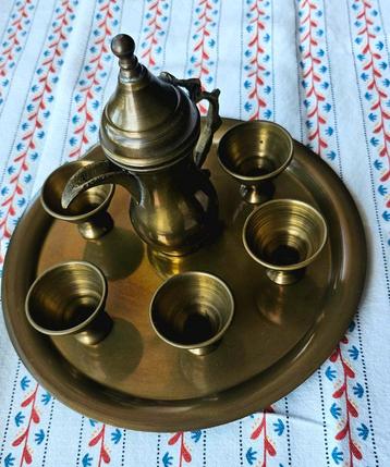 Te koop een theeservice van messing  beschikbaar voor biedingen