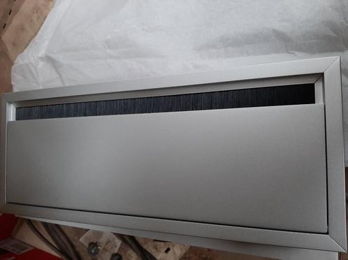 -80% korting! Nieuwe kabeldoorvoer 300x120mm Hettich, Doe-het-zelf en Bouw, IJzerwaren en Bevestigingsmiddelen, Nieuw, Ophalen