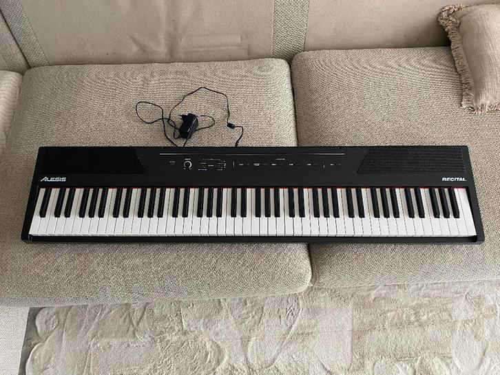 PIANO ALESIS RECITAL, Musique & Instruments, Pianos, Comme neuf, Piano, Noir, Enlèvement