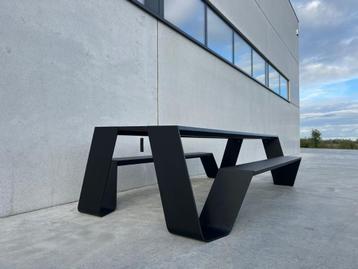 Extremis Hopper AA, 240cm, showroommodel beschikbaar voor biedingen