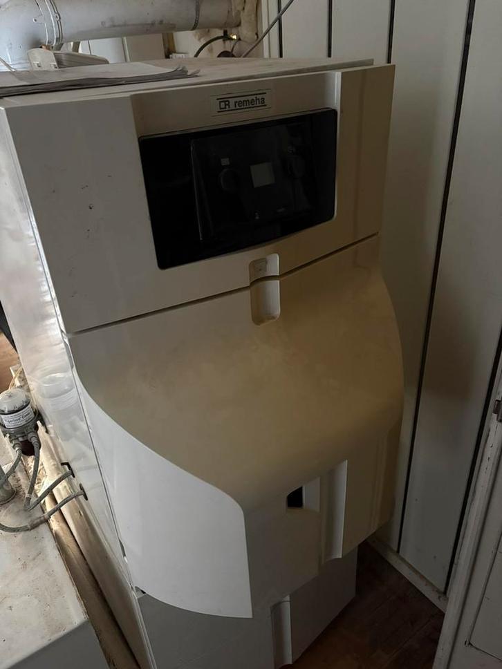 Recente verwarmingsketel Rehema - volledige installatie, Doe-het-zelf en Bouw, Chauffageketels en Boilers, Zo goed als nieuw, Ophalen