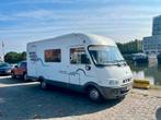 Compacte mobilhome met alle nodige voorzieningen., Caravans en Kamperen, Mobilhomes, Integraal, Fietsendrager, Treinzit, Particulier