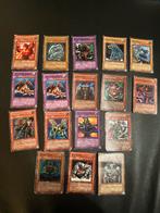 Yu-gi-Oh!  met o.a. blue-eyes white dragen 1st edition, Hobby en Vrije tijd, Ophalen, Zo goed als nieuw