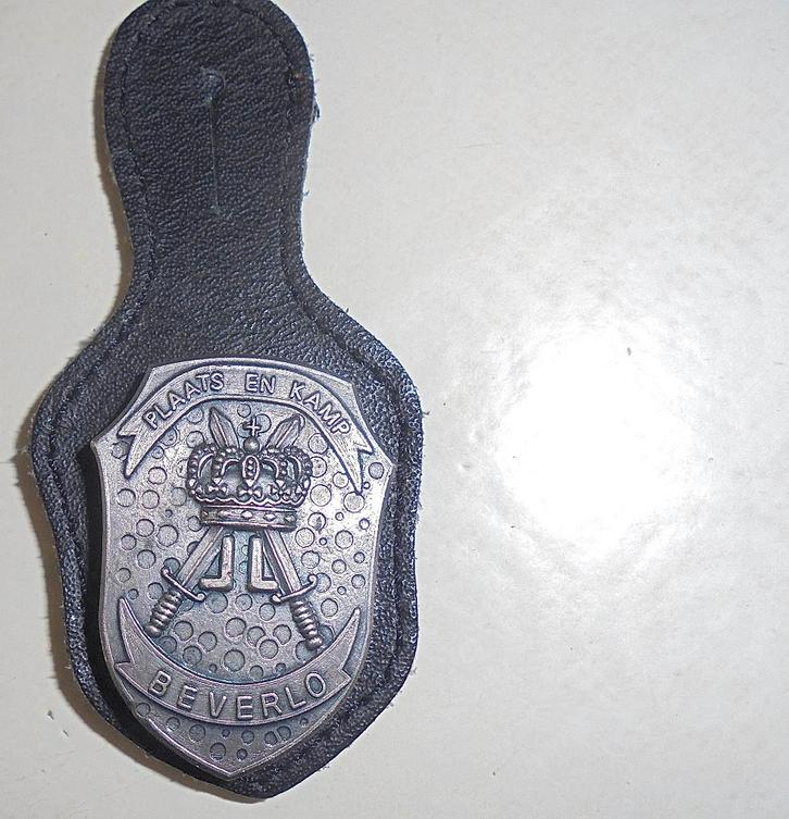 borstzakhanger Plaats en kamp Beverlo(Leopoldsburg), Verzamelen, Militaria | Algemeen, Landmacht, Embleem of Badge, Ophalen of Verzenden