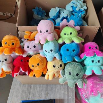 Octopus knuffeltjes. Restpartij van online verkoop beschikbaar voor biedingen