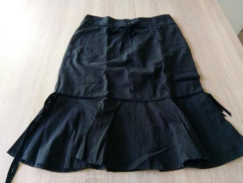 Jupe mais il est où le soleil taille 40, Kleding | Dames, Rokken, Zo goed als nieuw, Maat 38/40 (M), Grijs, Knielengte, Ophalen