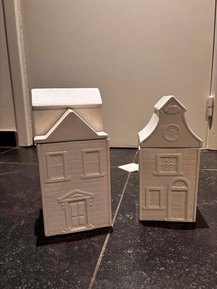 Decoratieve huisjes van wit keramiek (set van 2), Huis en Inrichting, Woonaccessoires | Overige, Zo goed als nieuw, Ophalen