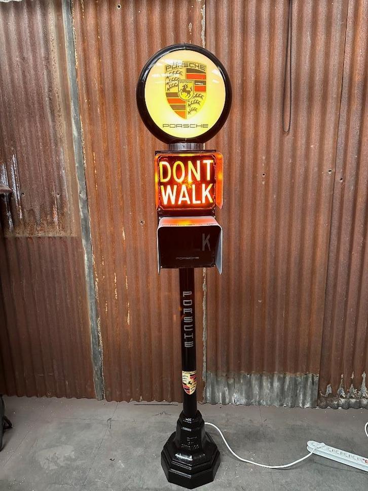 Feu rouge américain Don’t Walk Porsche restaurée, Verzamelen, Merken en Reclamevoorwerpen, Zo goed als nieuw, Reclamebord, Ophalen