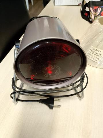 A vendre lampe rouge beschikbaar voor biedingen