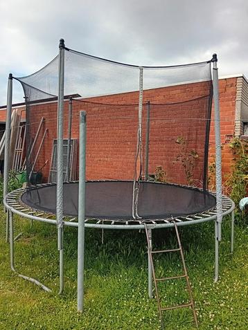 Grote, propere Trampoline diameter 3m75 beschikbaar voor biedingen