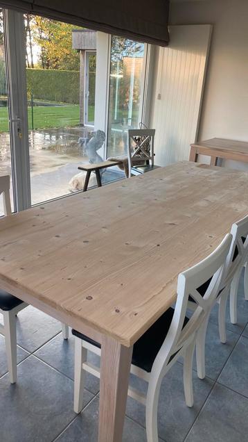 Houten tafel 1x 2,50 beschikbaar voor biedingen