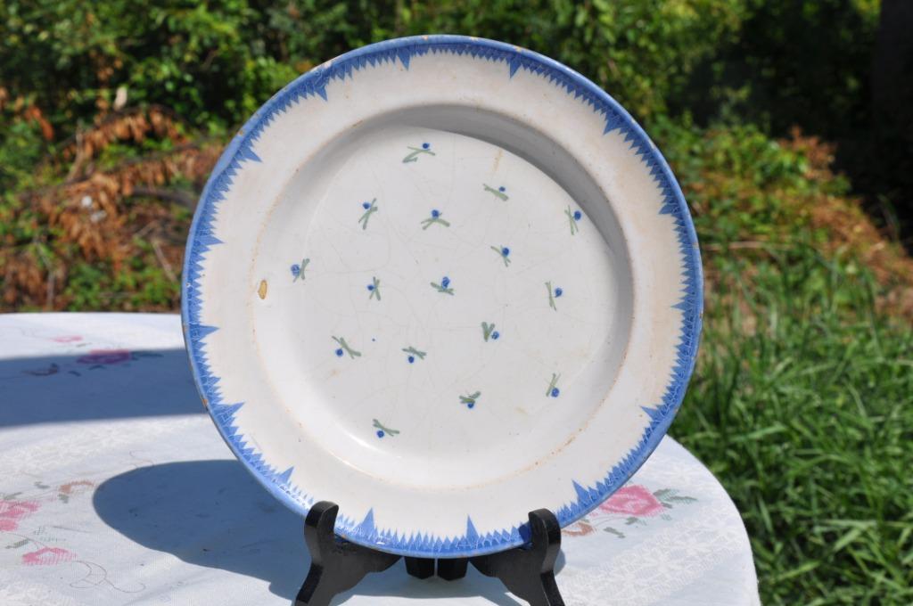 §  assiette faience francaise ? decor mini fleur bleu (5), Enlèvement ou Envoi