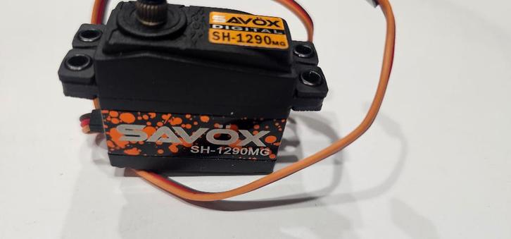 Savox SH-1290MG digitale servo 25kg – zo goed als nieuw, Hobby en Vrije tijd, Modelbouw | Radiografisch | Auto's, Zo goed als nieuw