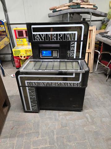 Seeburg entertainer Digital omgebouwde jukebox met radio