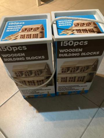 Houten constructie speelgoed beschikbaar voor biedingen