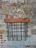 Metalen mandje met houten omranding, Ophalen, Zo goed als nieuw