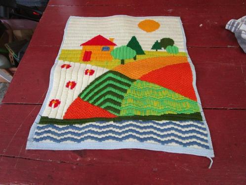 Handwerk met genaaide breiwol, Hobby en Vrije tijd, Knutselen, Zo goed als nieuw, Knutselwerk, Ophalen