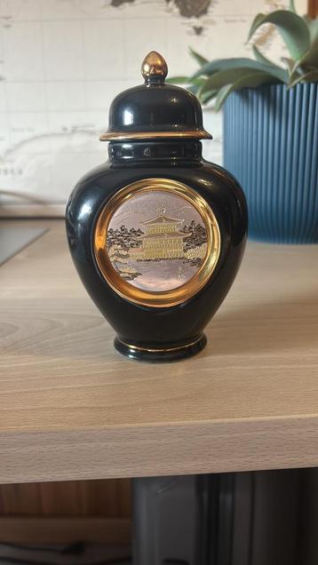 Decoratieve Japanse vaas met Chokin-kunst beschikbaar voor biedingen
