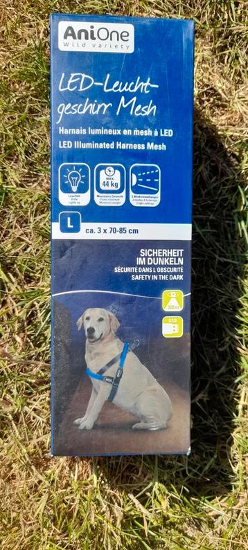 Nieuw lichtgevend (LED) hondentuig/harnas maat L beschikbaar voor biedingen