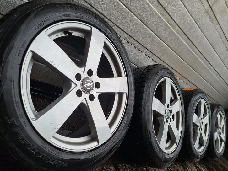 set 18 inch Opel Mokka X 5x105 velgen 7mm winterbanden, Auto-onderdelen, Banden en Velgen, Banden en Velgen, Winterbanden, 18 inch