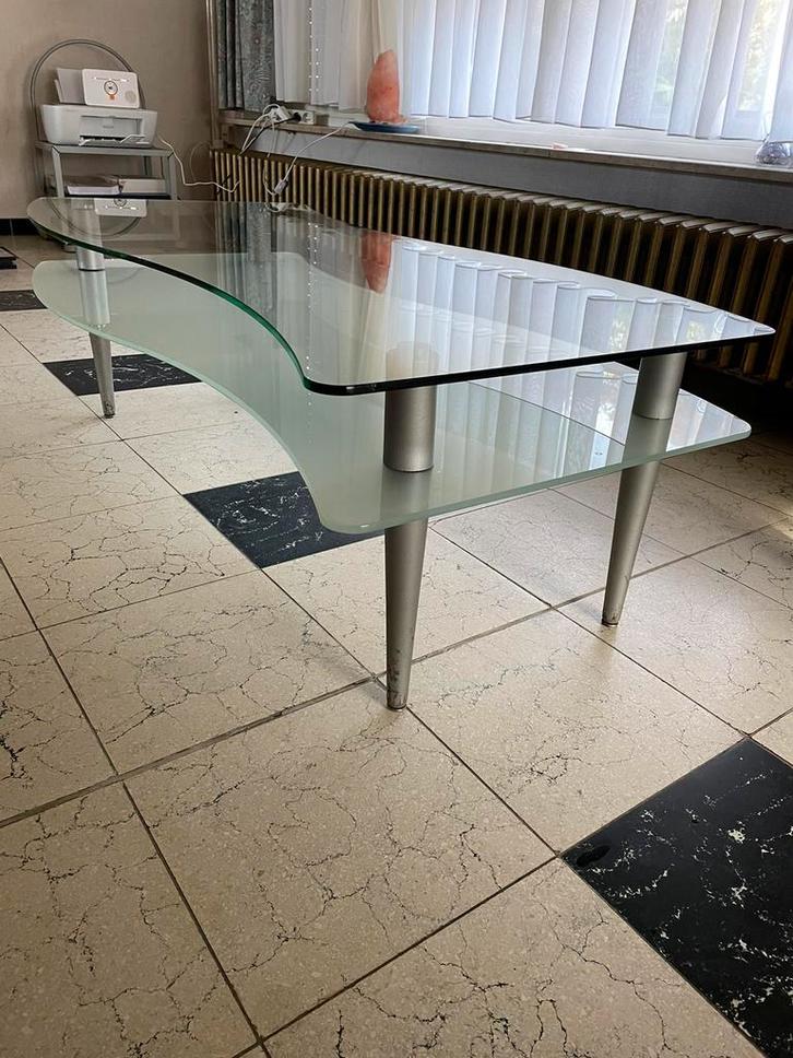 Design Melk glas salon tafel, Huis en Inrichting, Tafels | Salontafels, Gebruikt, Glas, Ophalen