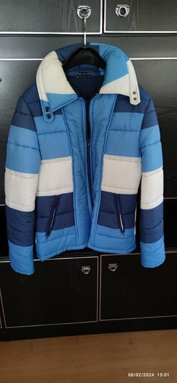 VESTE DE SKI MODELE FEMME disponible aux enchères