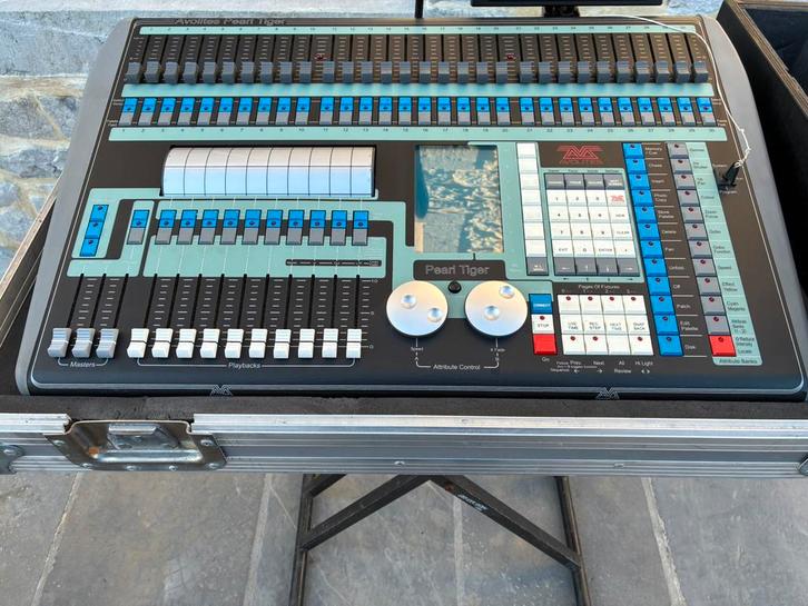 Avolites pearl tiger (Bien lire l’annonce ), Musique & Instruments, Lumières & Lasers, Utilisé, Autres types, Enlèvement