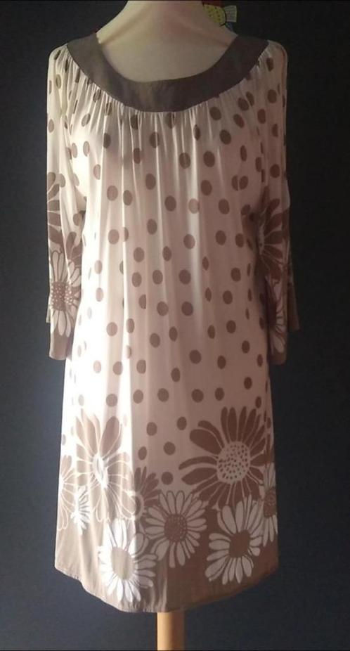 bruin wit kleed met bloemen met open mouwen maat XL, Kleding | Dames, Jurken, Ophalen of Verzenden