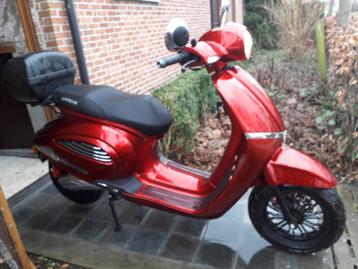 nipponia E-legance elektrische scooter als nieuw!! weg wegen beschikbaar voor biedingen
