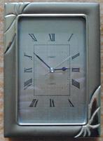 Horloge à quartz à poser ou pendre argentée chiffres romains, Maison & Meubles, Accessoires pour la Maison | Horloges, Analogique