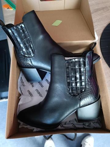 Vend bottines moow neuf taille 38 beschikbaar voor biedingen