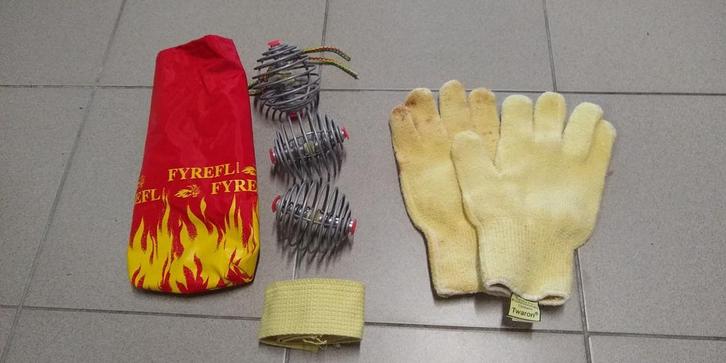 Vuur jongleer ballen - Firefly 80mm set, Hobby en Vrije tijd, Overige Hobby en Vrije tijd, Nieuw, Ophalen