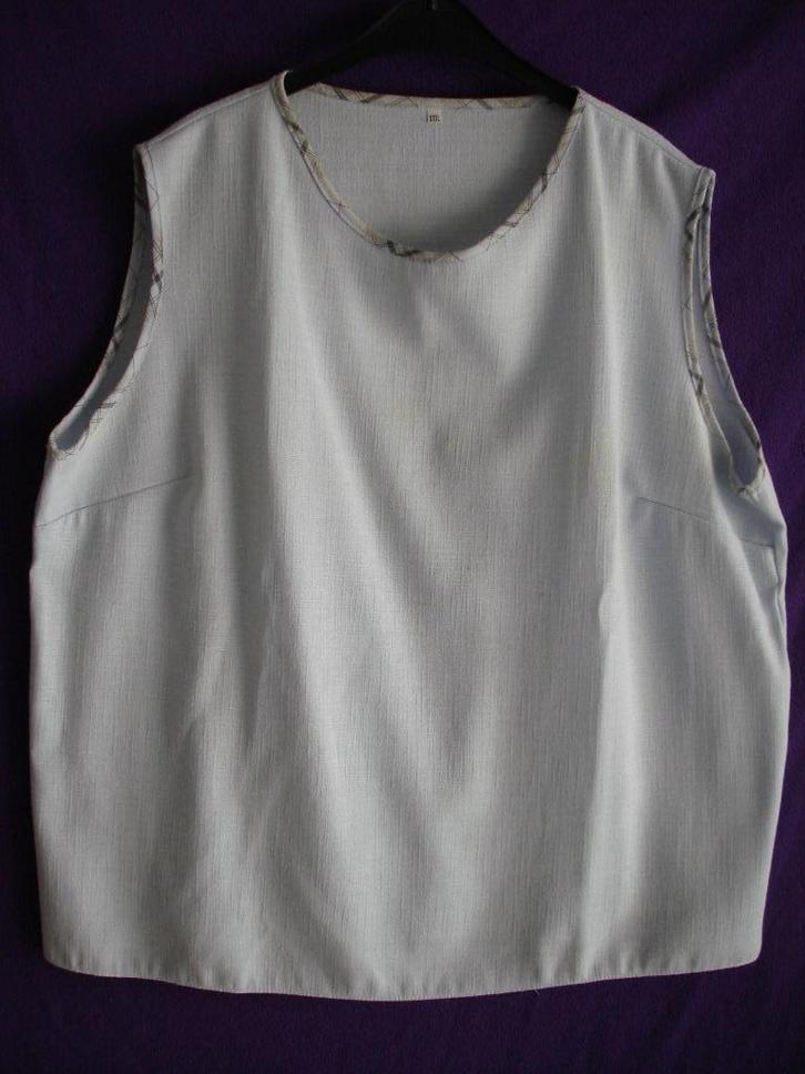 Uniek ensemble bestaande uit bloes en geruite vest., Kleding | Dames, Blouses en Tunieken, Gedragen, Maat 46/48 (XL) of groter