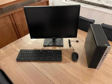 Computer with Screen keyboard mouse cam headset  Processor	A beschikbaar voor biedingen