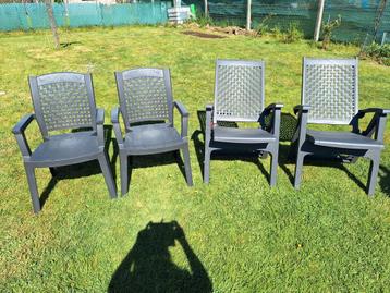 Tuinstoelen  beschikbaar voor biedingen