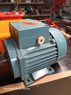 Elektromotor 1 pk 1440 toeren, Doe-het-zelf en Bouw, Ophalen, Zo goed als nieuw, Elektromotor