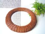 Grote vintage spiegel in rotan, Huis en Inrichting, Woonaccessoires | Spiegels, Minder dan 50 cm, Rond, Ophalen of Verzenden, Zo goed als nieuw
