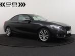 BMW 218 iA Coupe - NAVIGATIE - LED - LEDER, Te koop, Benzine, 2 Reeks, Airconditioning