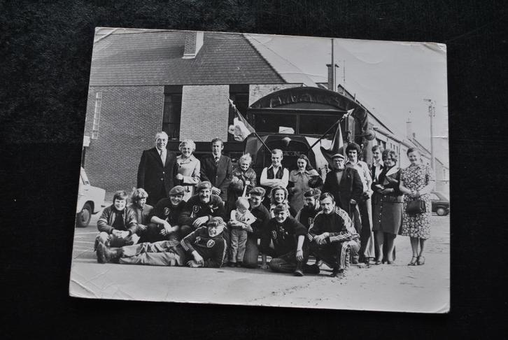 Originele militaire foto familie 1 Rgt Brussel 1976 ZELDZAAM, Verzamelen, Militaria | Algemeen, Landmacht, Foto of Poster, Ophalen